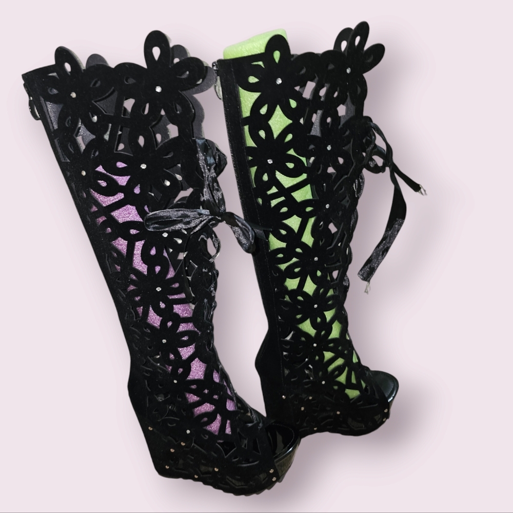 Black Floral & Gem Wedges Size 8